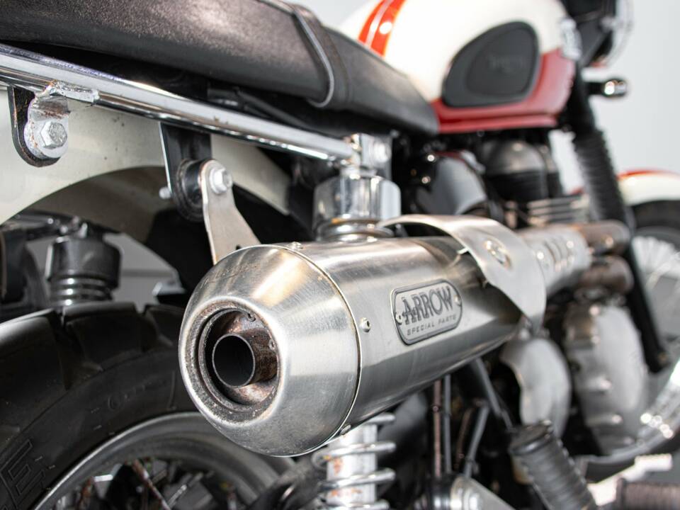 Image 41/50 of Triumph DUMMY (2014)