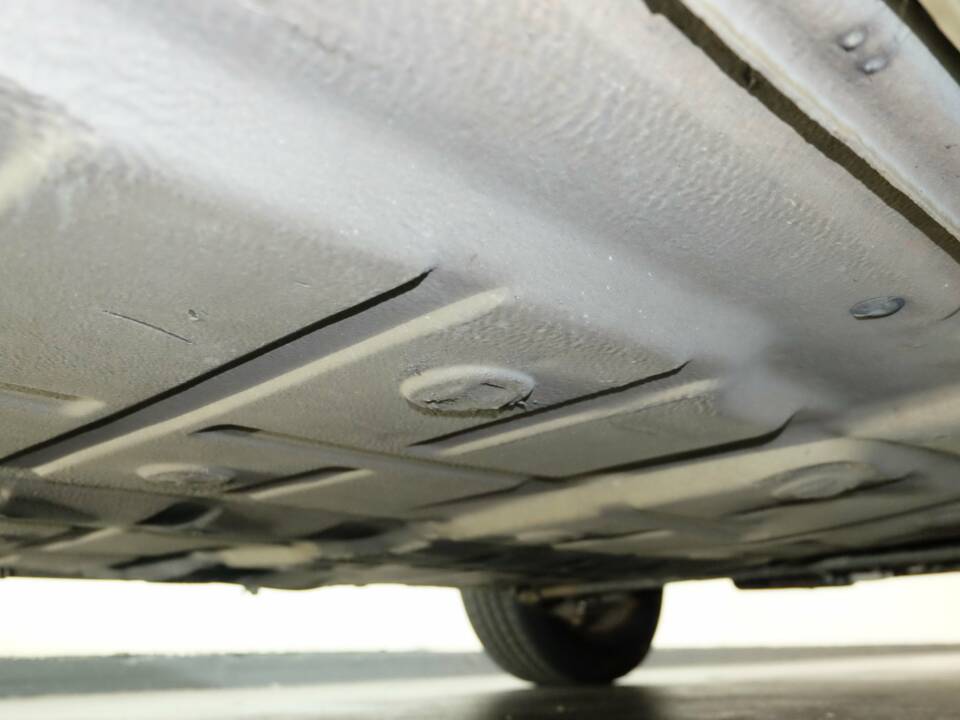 Bild 30/35 von Porsche 911 2.7 S (1975)