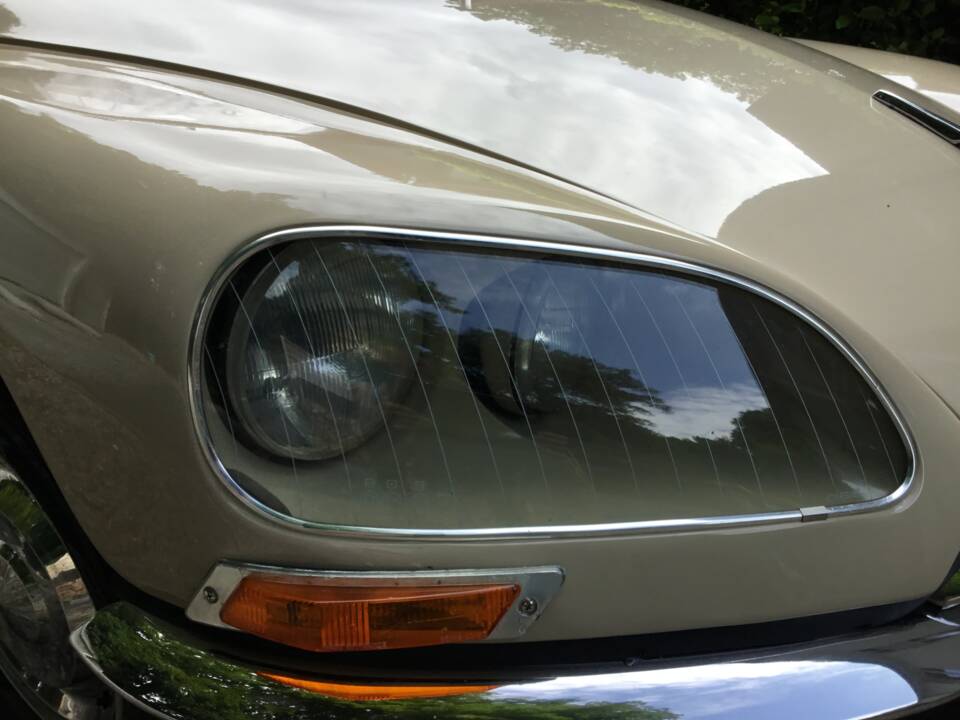 Image 7/82 de Citroën DS 20 (1974)