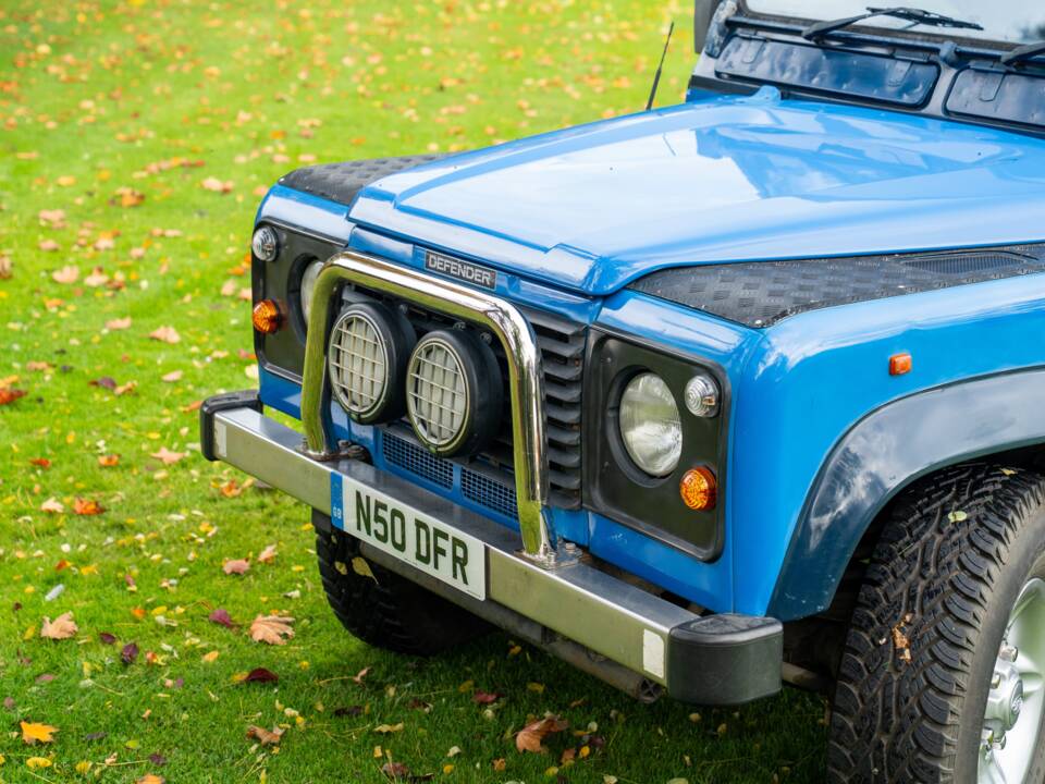 Image 7/50 of Land Rover Defender 90 "50th Anniversary" (1998)
