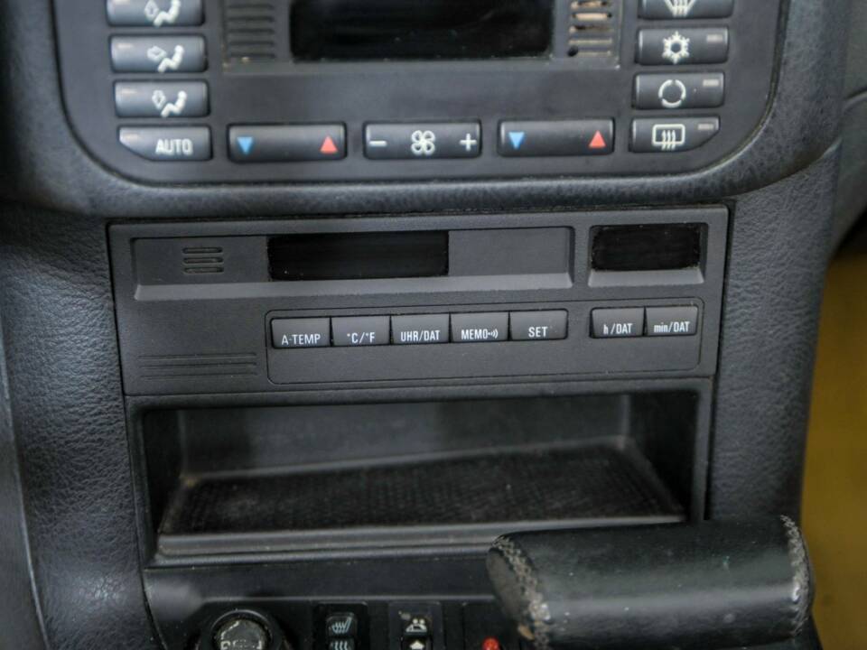 Bild 28/50 von BMW 318i (1996)