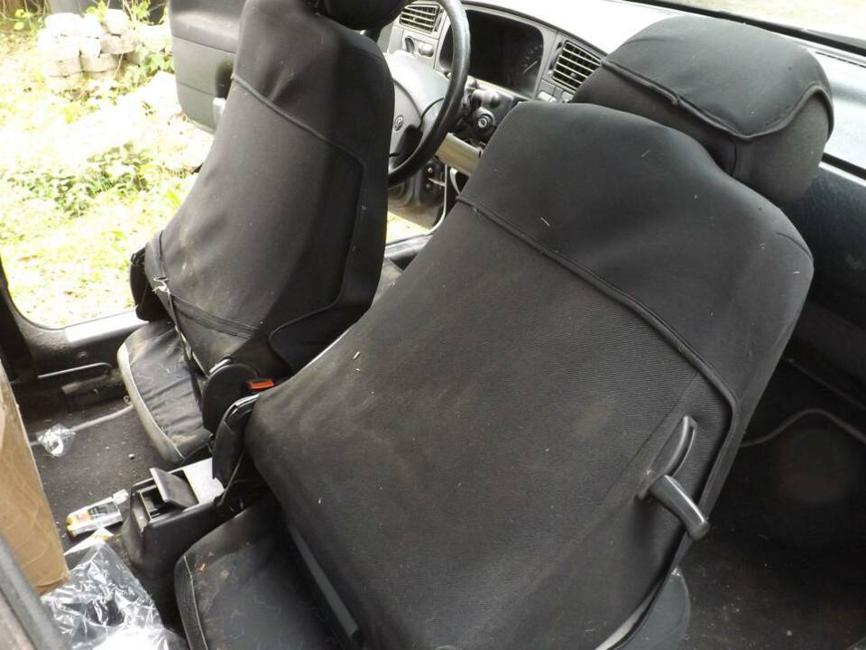 Image 26/50 of Volkswagen Golf III Cabrio 1.6 (1996)