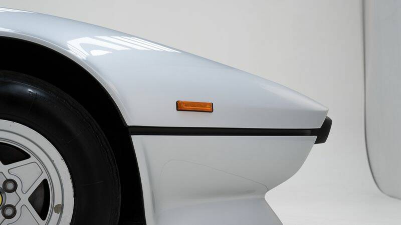 Image 12/15 of Ferrari 308 GTS Quattrovalvole (1983)