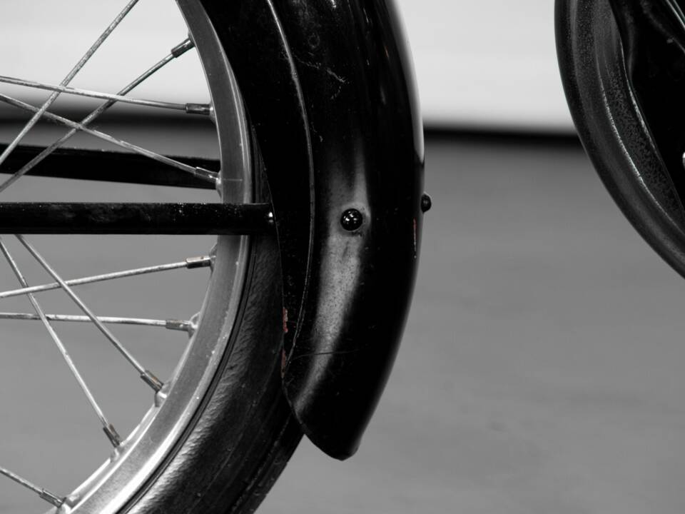 Image 19/50 of Gilera 150 Sport (1954)