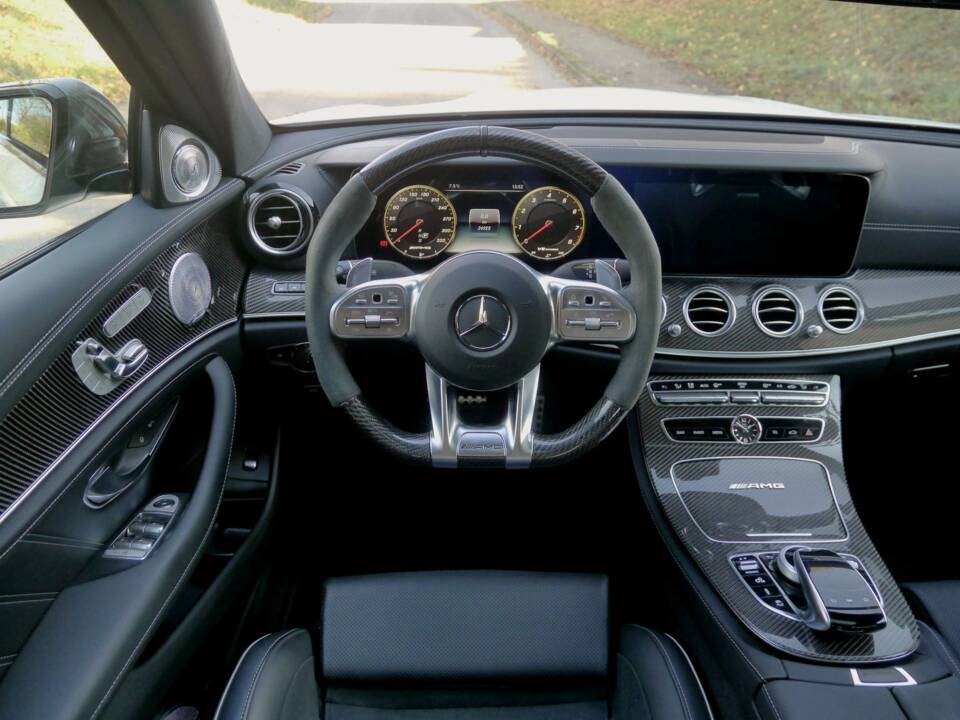 Image 10/33 of Mercedes-Benz AMG E 63 S 4MATIC+ (2019)