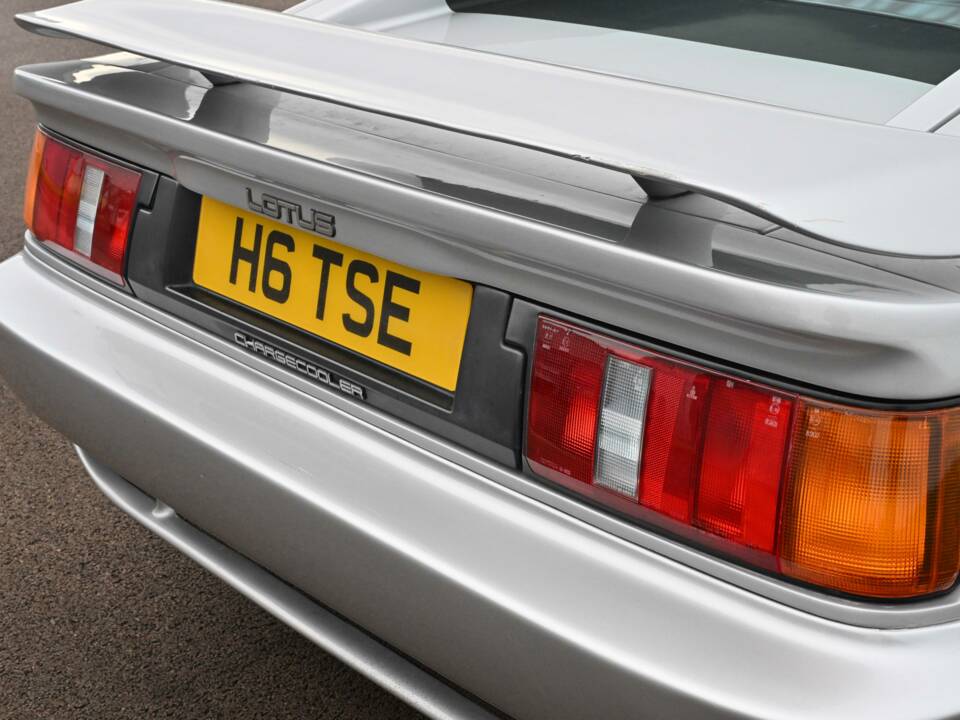 Image 15/50 of Lotus Esprit SE (1990)
