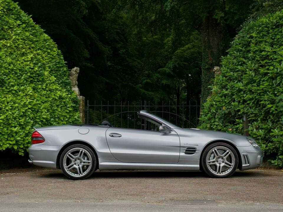 Image 2/23 de Mercedes-Benz SL 55 AMG (2007)