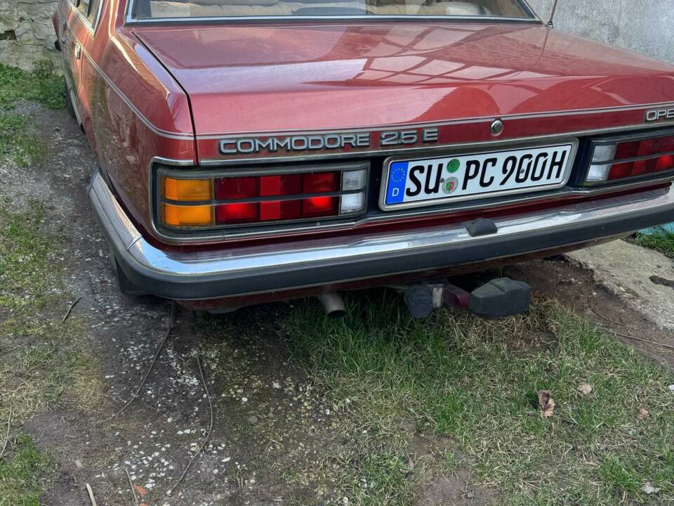 Image 5/6 of Opel Commodore 2,5 E (1982)
