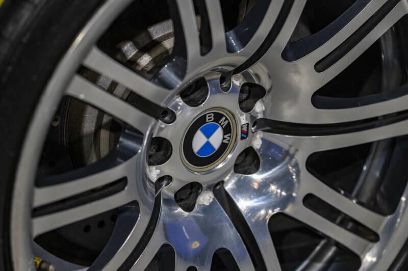 Image 33/50 of BMW M3 (2003)