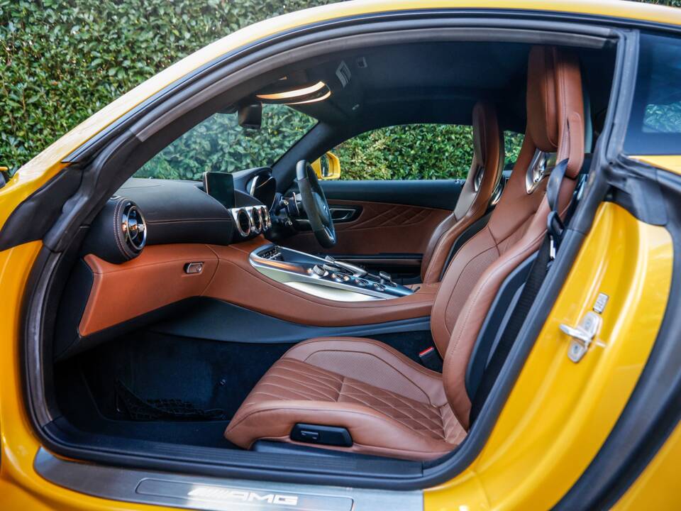 Bild 27/35 von Mercedes-AMG GT-S (1900)