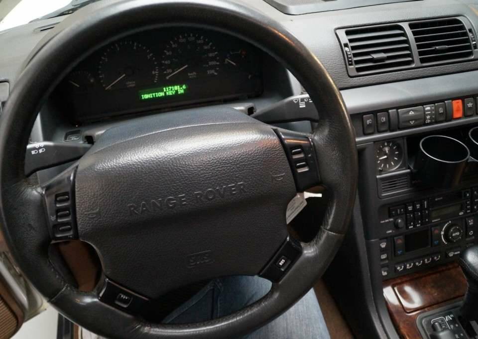 Bild 44/50 von Land Rover Range Rover 4.0 SE (1997)
