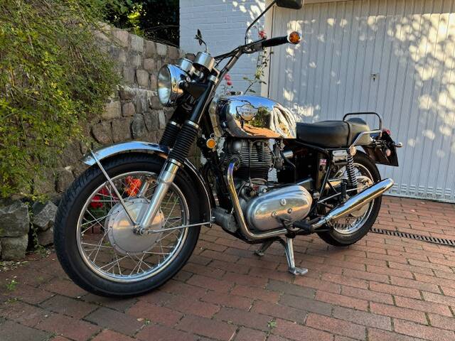 Immagine 2/7 di Royal Enfield Interceptor (1964)