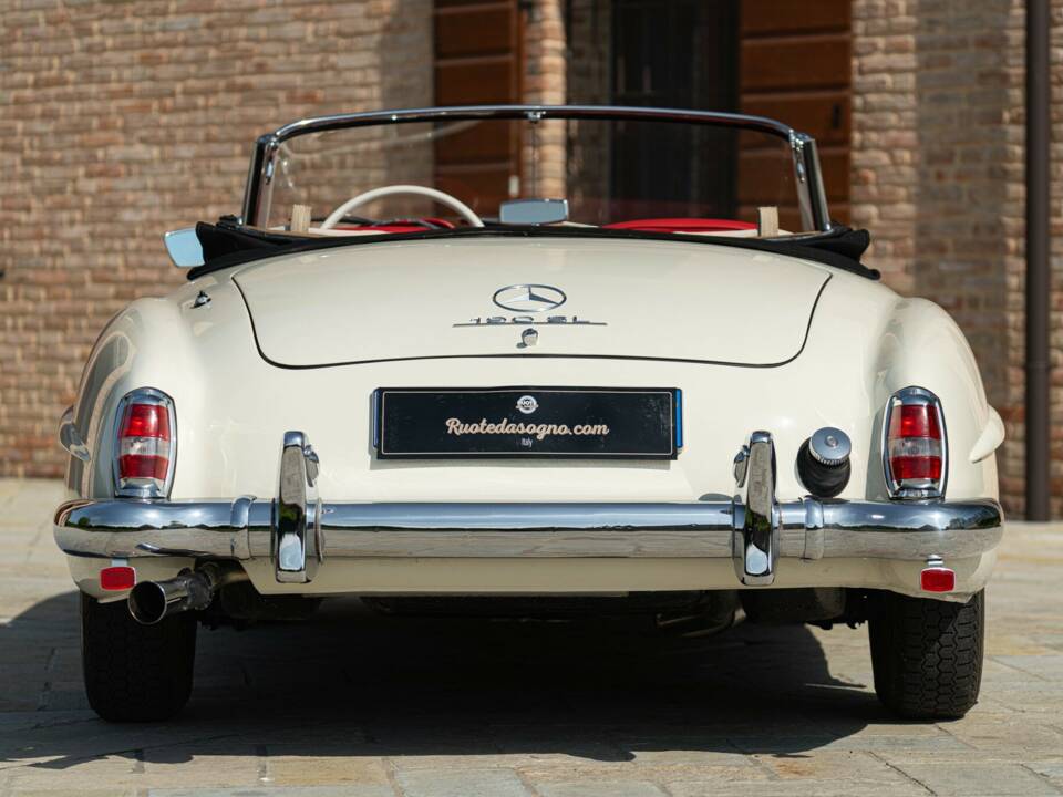Image 10/50 de Mercedes-Benz 190 SL (1959)