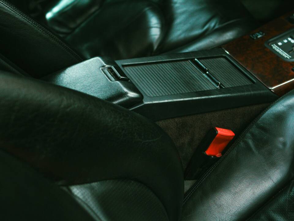 Image 47/50 of Mercedes-Benz SL 320 (1995)