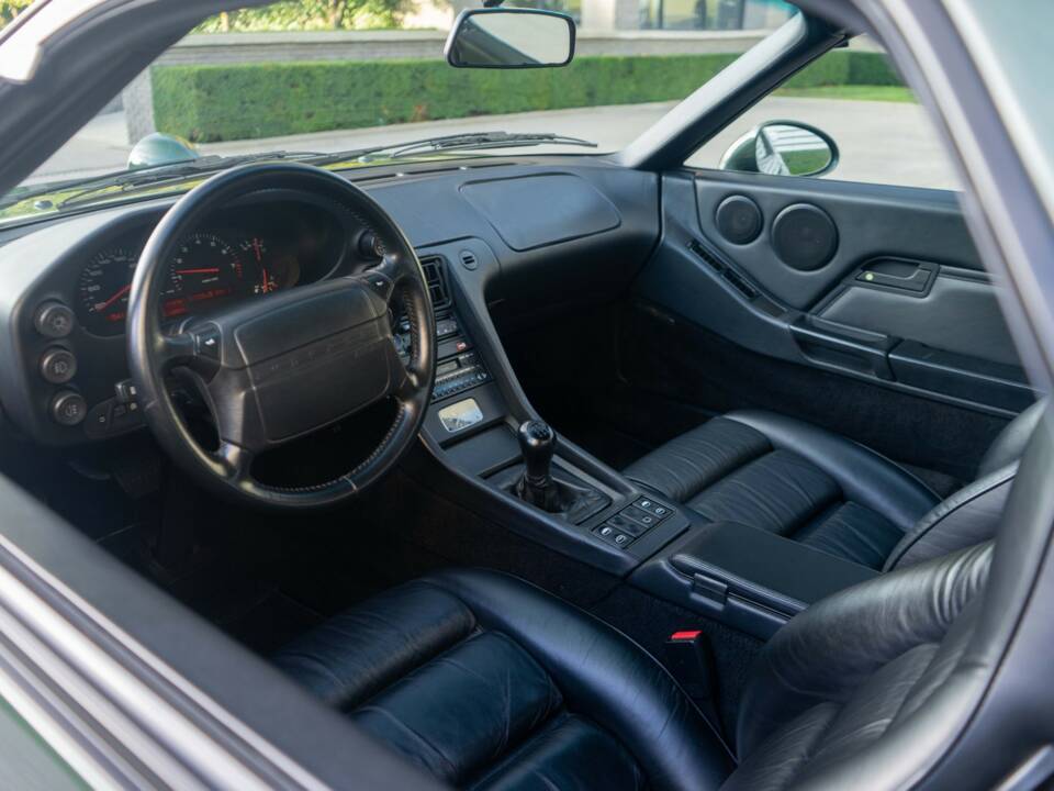 Afbeelding 12/46 van Porsche 928 GTS (1993)