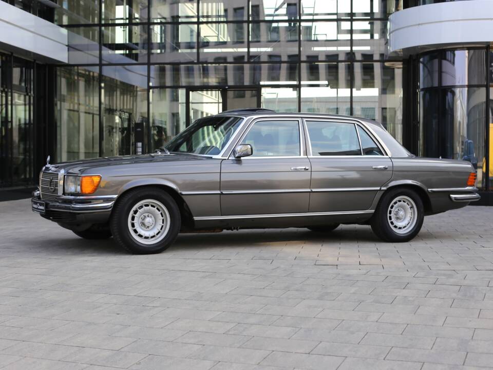 Afbeelding 3/46 van Mercedes-Benz 450 SEL 6,9 (1977)