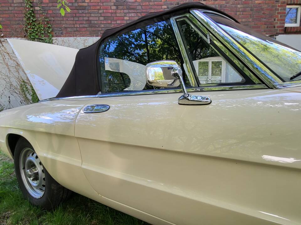 Image 21/37 of Alfa Romeo Spider Veloce 2000 (1982)