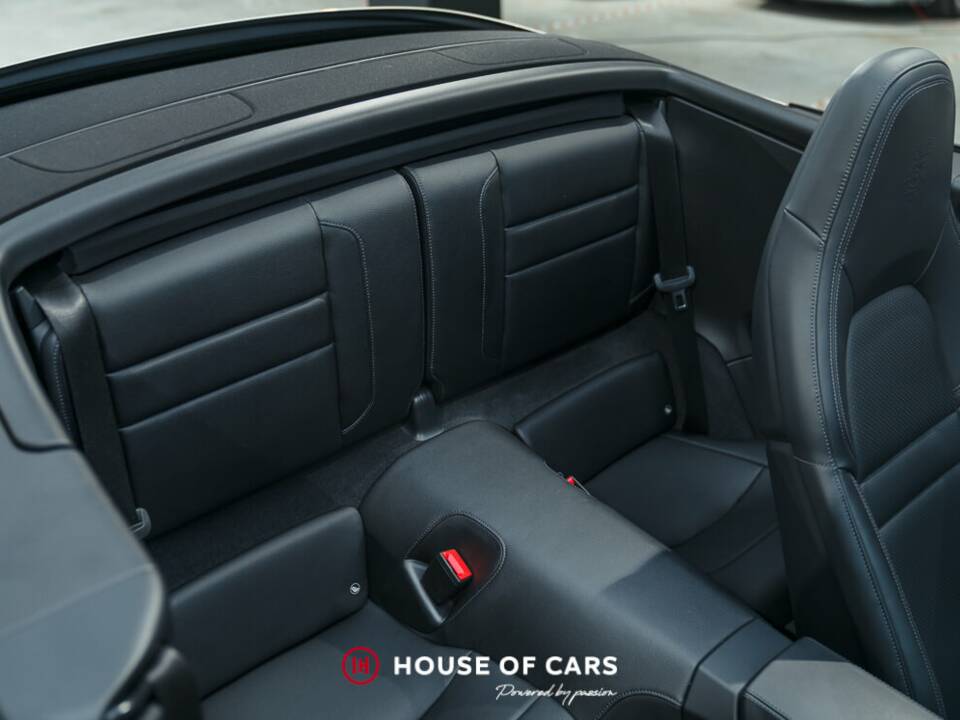 Image 20/25 of Porsche 911 Carrera (2023)