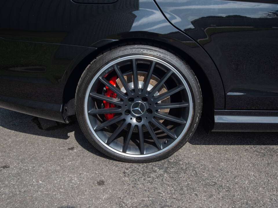 Bild 24/25 von Mercedes-Benz C 63 AMG T (2012)