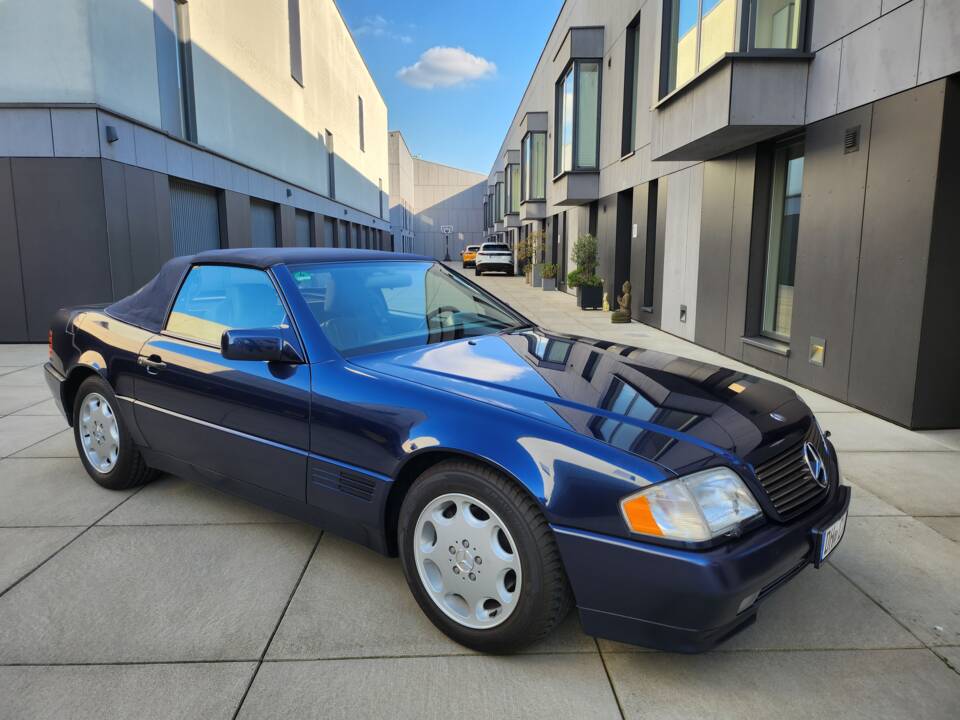 Image 3/16 of Mercedes-Benz SL 320 (1995)