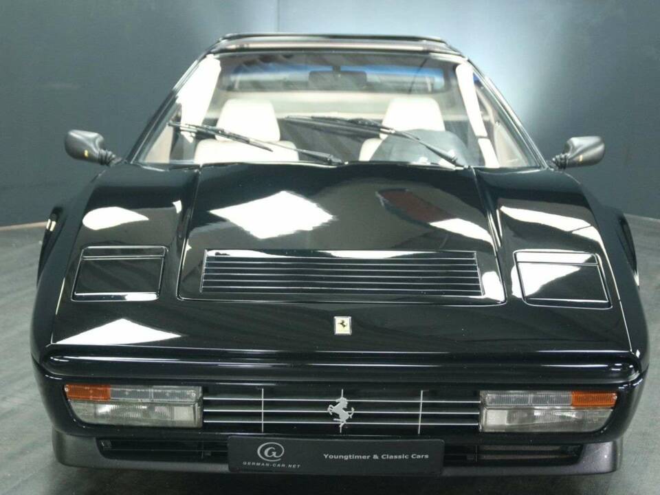 Image 9/30 de Ferrari 328 GTS (1987)