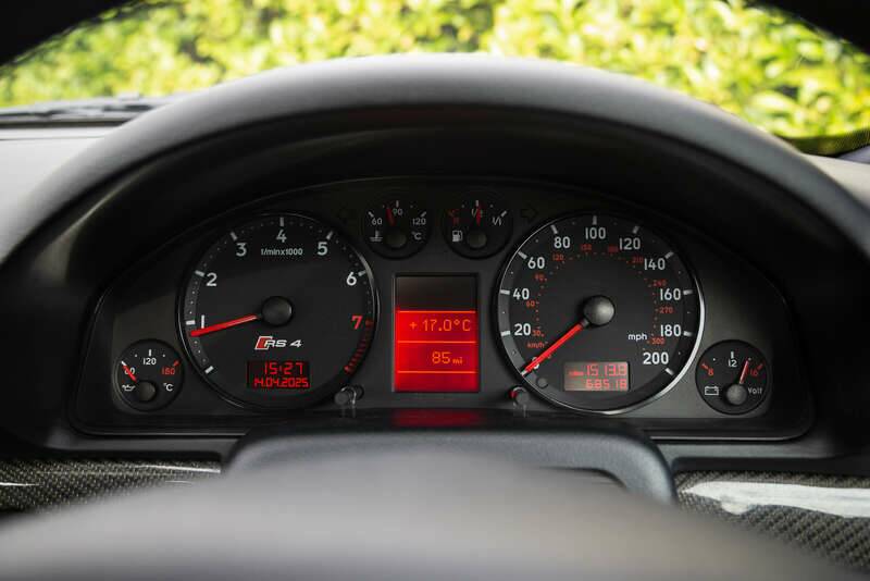 Image 20/50 de Audi RS4 Avant (2001)