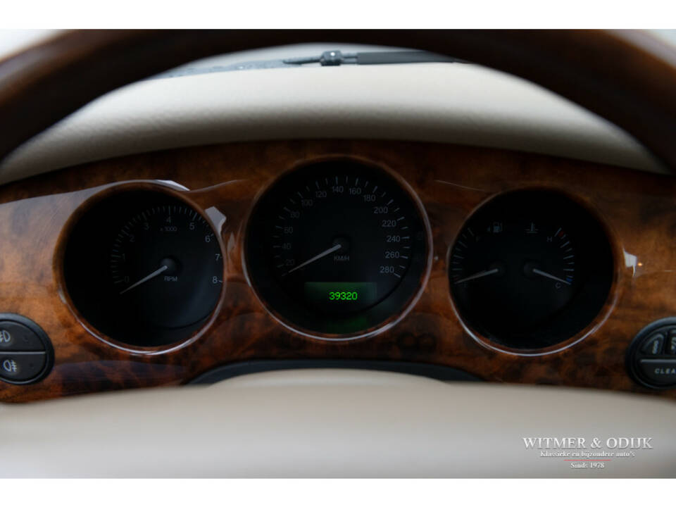 Image 18/32 of Jaguar XJ6 3.2 Executive (1997)