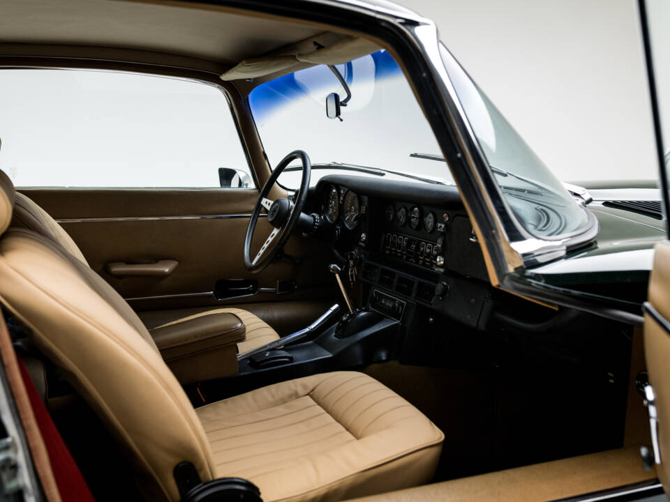 Bild 12/15 von Jaguar E-Type V12 (2+2) (1972)