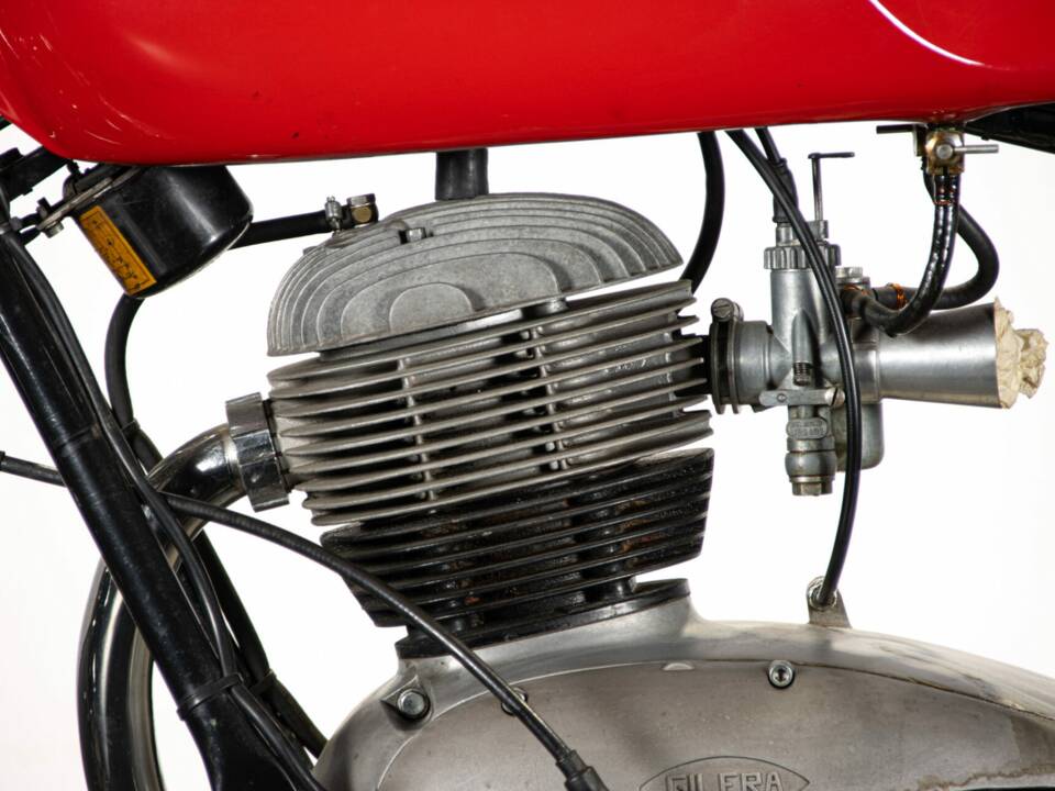 Immagine 18/50 di Gilera 175 Sport (1956)