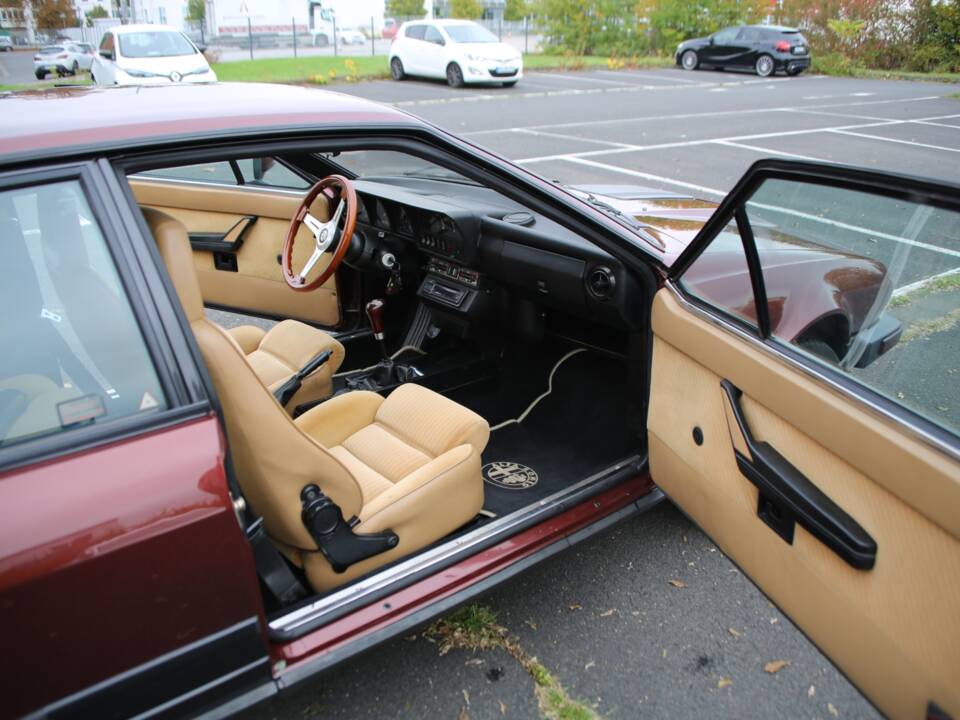 Immagine 28/30 di Alfa Romeo GTV 6 2.5 (1985)