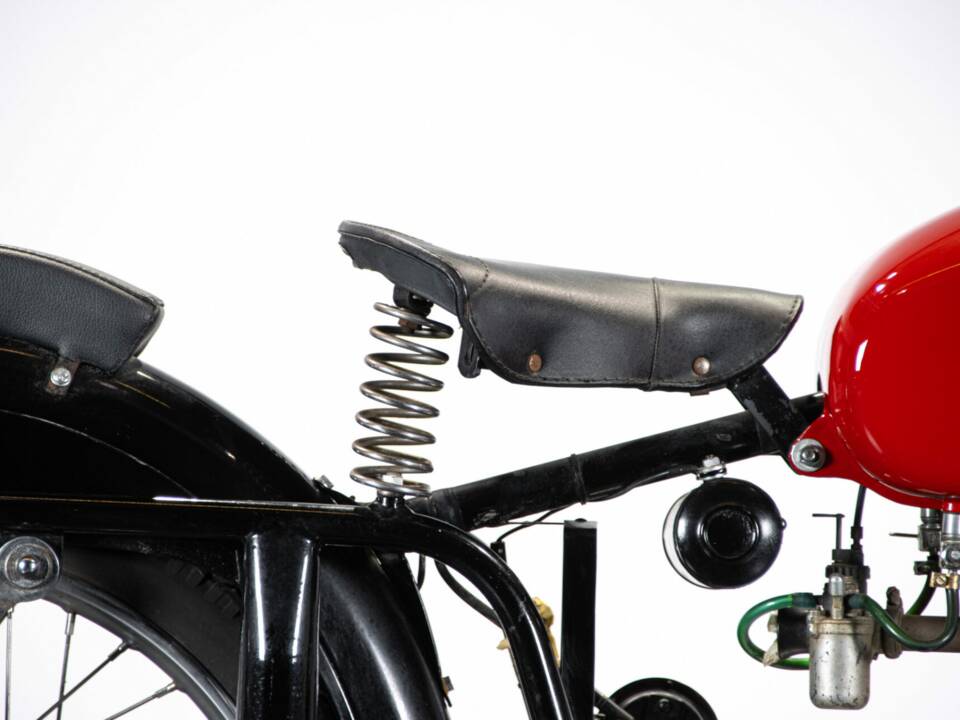 Bild 26/50 von Gilera 150 Sport (1951)