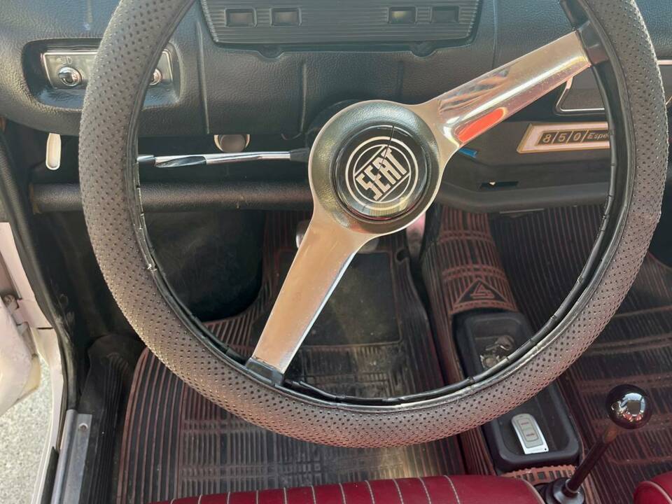 Image 37/56 of SEAT 850 Speciale (1971)