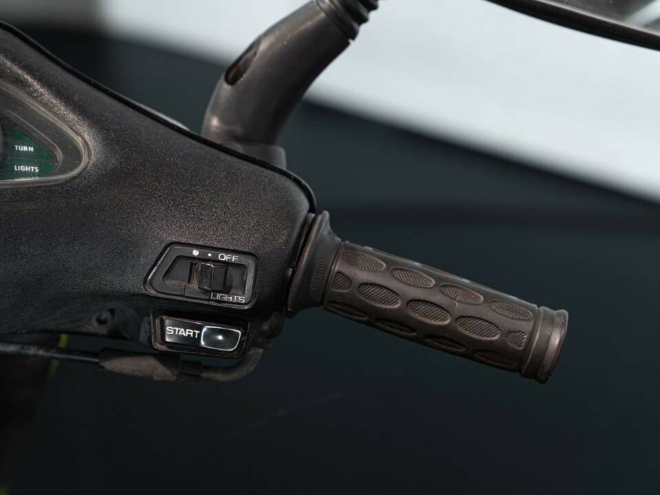 Image 17/19 of Aprilia DUMMY (1993)