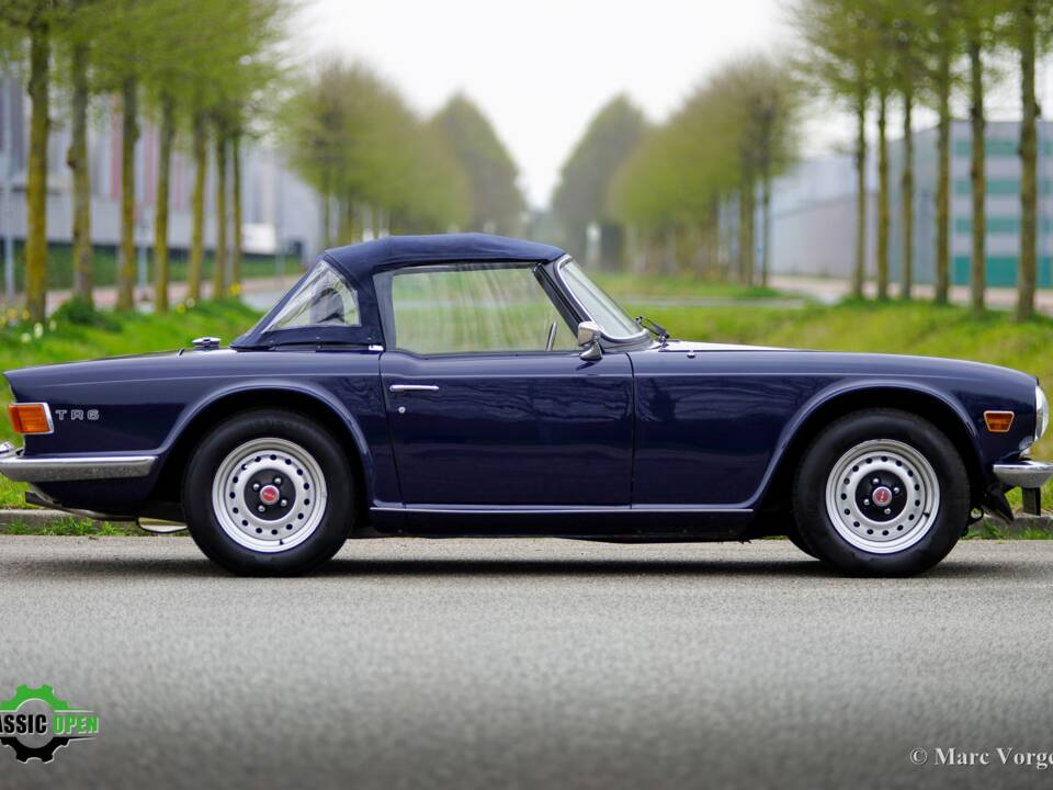 Image 31/42 of Triumph TR 6 PI (1972)