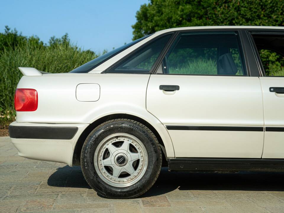 Imagen 18/50 de Audi 80 - 2.0E quattro (1992)