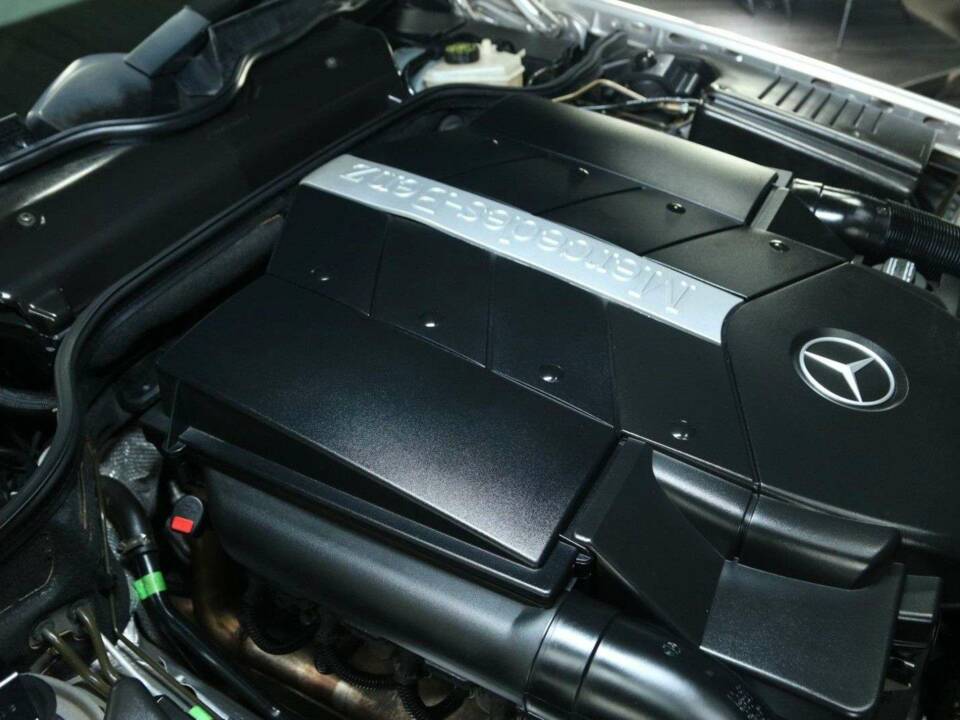 Image 39/49 of Mercedes-Benz SL 500 (2001)