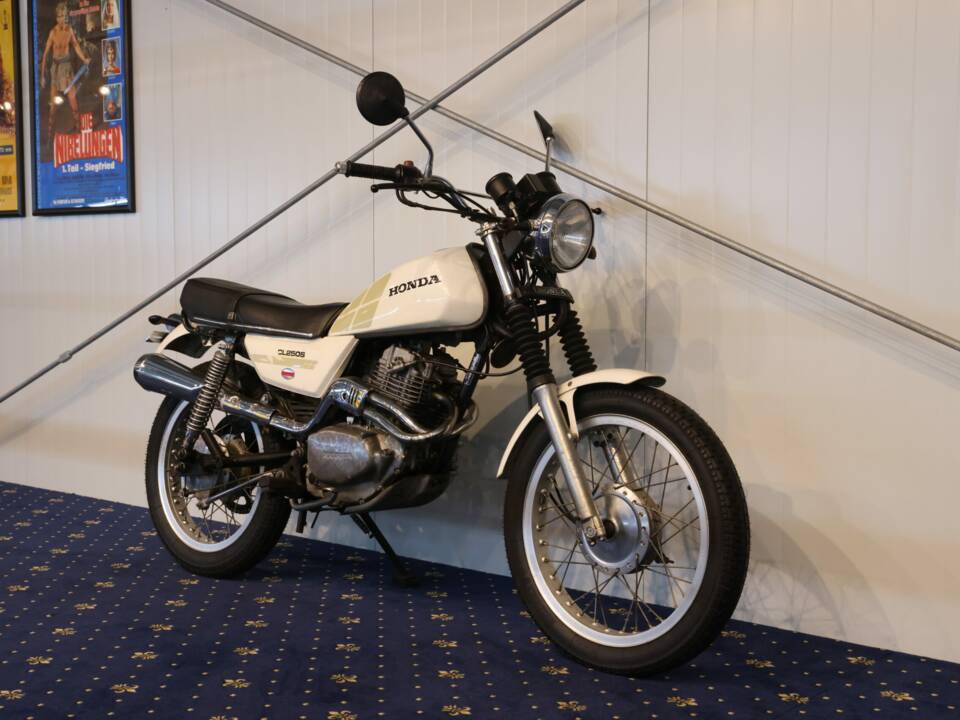Bild 1/26 von Honda CL 250 S (1900)
