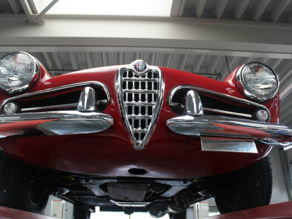 Image 18/50 of Alfa Romeo Giulietta Spider Veloce (1959)
