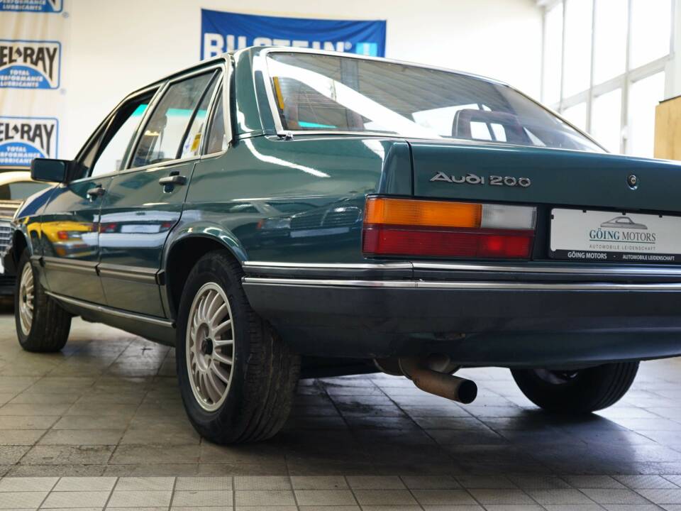 Immagine 12/39 di Audi 200 5T (1982)