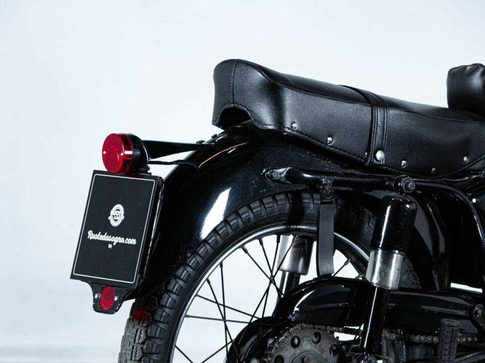 Image 14/50 of Mondial 125 (1961)