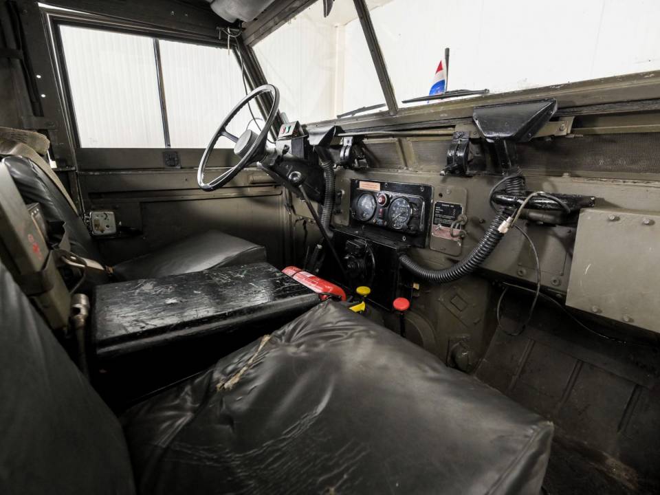 Image 10/50 of Land Rover 88 Lightweight (1979)