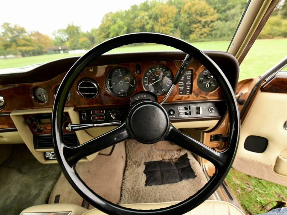 Bild 48/50 von Rolls-Royce Silver Shadow II (1979)