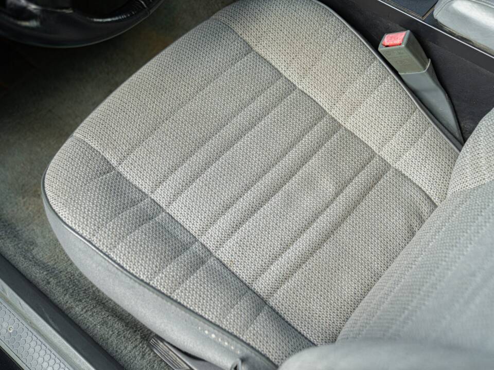 Bild 31/50 von Chevrolet Camaro Z28 (1992)