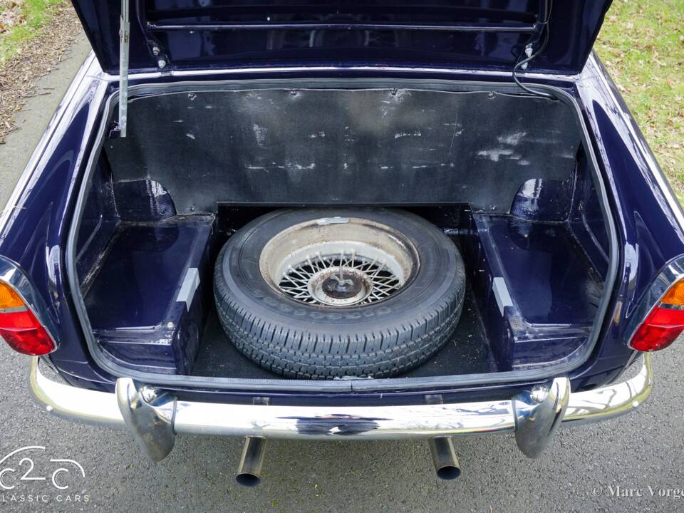 Image 43/45 of Triumph TR 4A (1966)