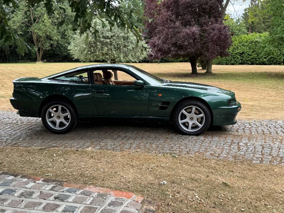Image 8/30 of Aston Martin V8 Coupé (1996)