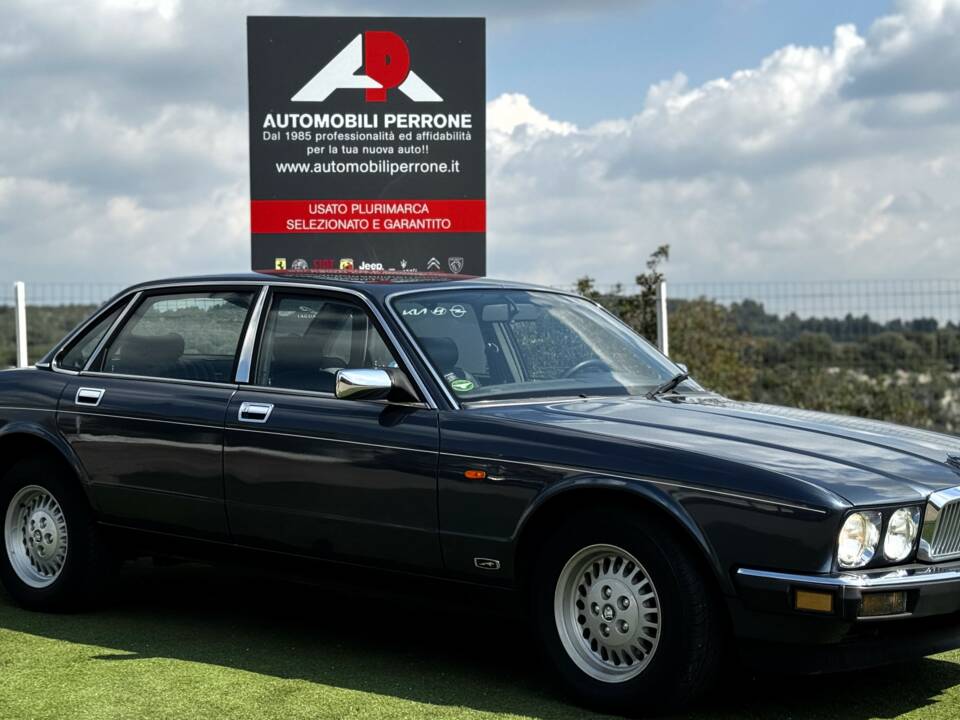 Imagen 3/33 de Jaguar XJ6 3.2 (1990)