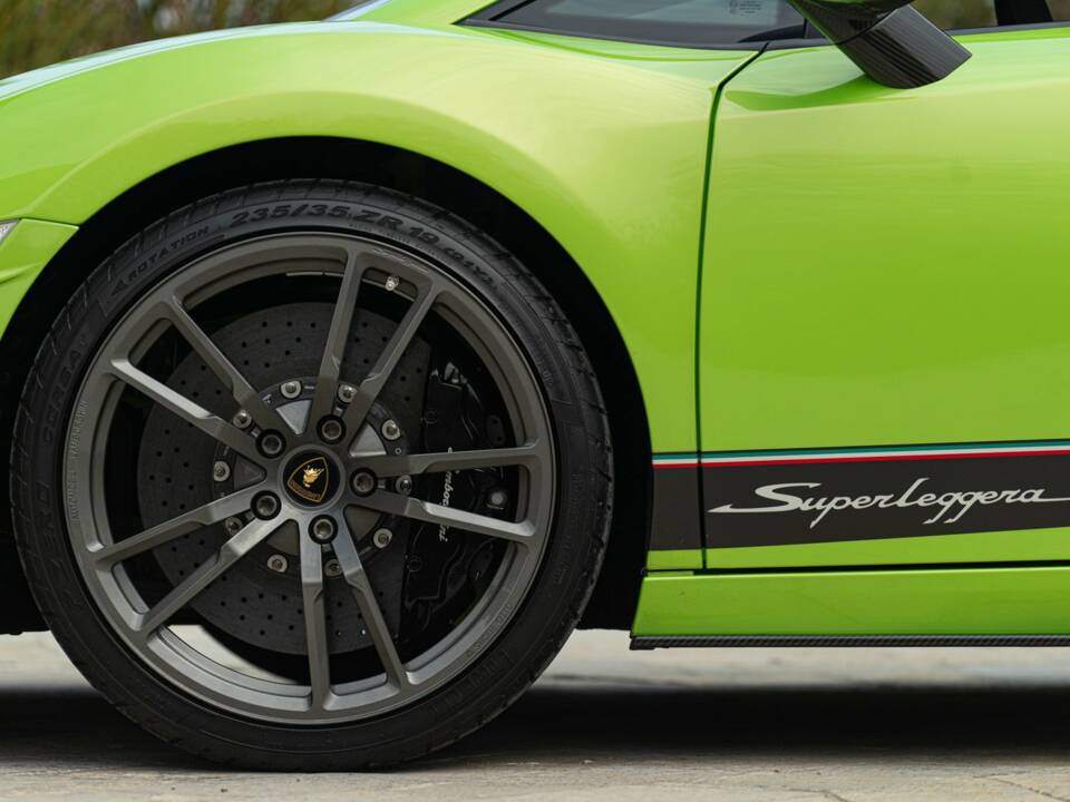 Image 30/50 of Lamborghini Gallardo LP 570-4 Superleggera (2011)