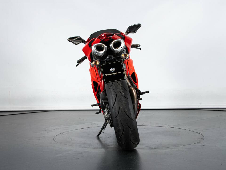 Immagine 3/50 di Ducati DUMMY (2011)