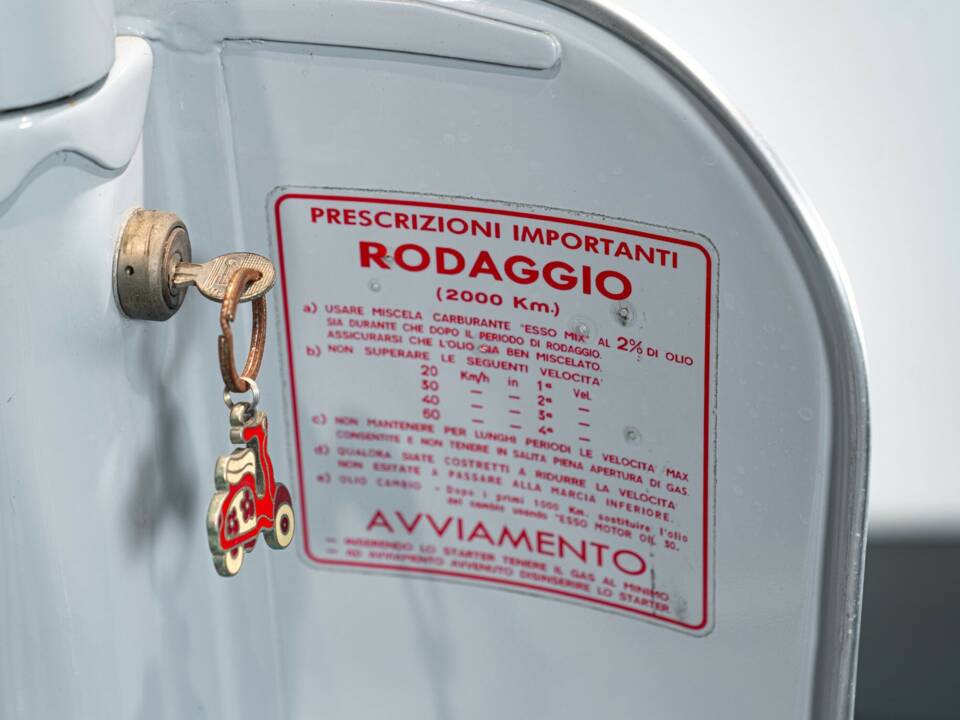 Afbeelding 9/30 van Piaggio Vespa 125 (1963)