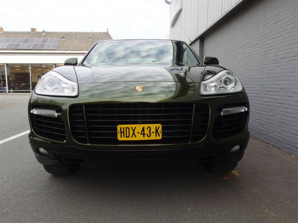 Image 7/99 of Porsche Cayenne Turbo (2007)